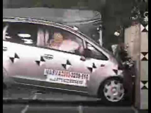 Video crash testy Mitsubishi Colt 5 dverí 2004 - 2008