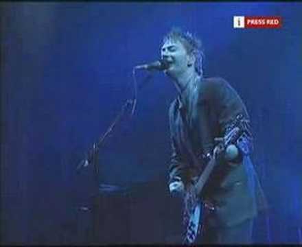 Radiohead - Lucky (live in Glastonbury 2003)
