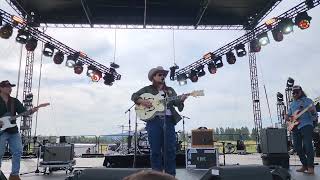 Vincent Neil Emerson and Colter Wall - Road Runner (LIVE)