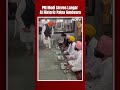 PM Modi In Gurudwara | Wearing Turban, PM Modi Serves Langar At Historic Patna Gurdwara - 00:19 min - News - Video