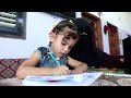Gaza teacher offers online classes for children