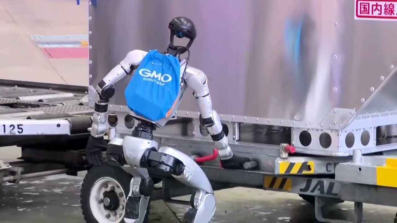 Humanoid robot trials as baggage handler at Tokyo airport