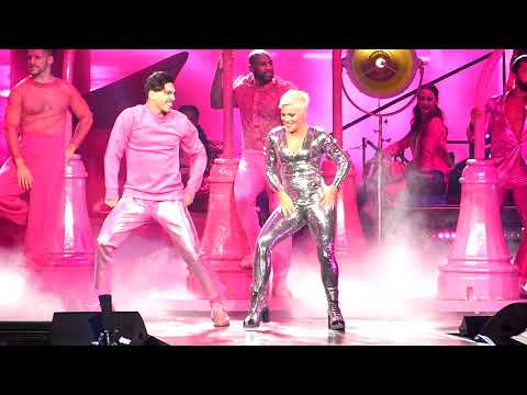 P!nk, Beautiful Trauma - 2018 Beautiful Trauma World Tour (TD Garden - Boston, MA)