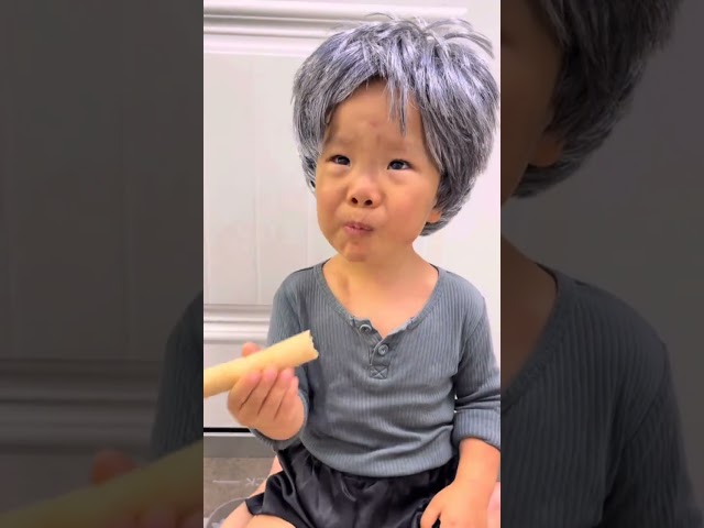 We Need To Help Others Correctly#cutebaby#funny#vlog#parenting