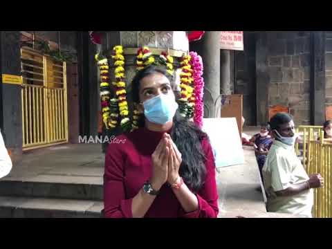 PV Sindhu offers prayers at Simhachalam temple PV Sindhu offers prayers at Simhachalam temple