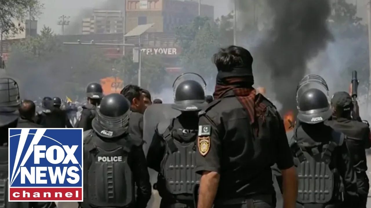 JUST IN: 1 killed as hundreds storm US Consulate in Karachi, report says