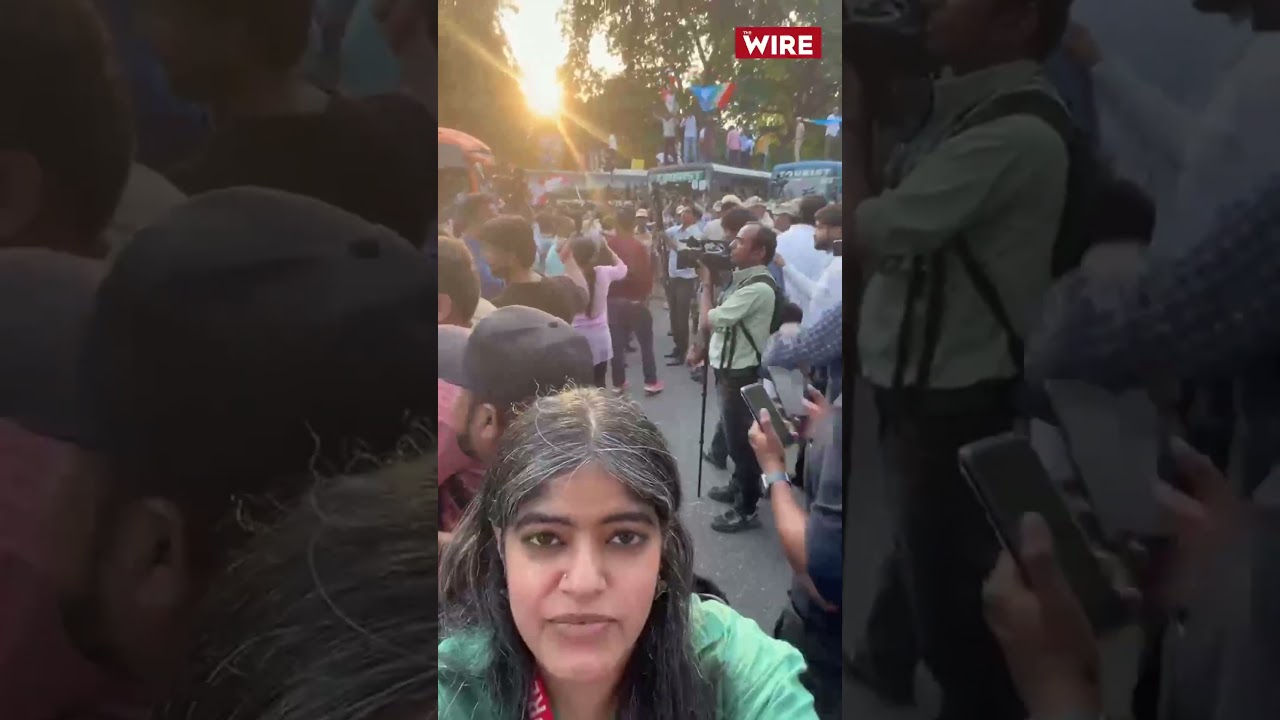 Opposition Leaders Protest Amid Heavy Police Deployment, Protesters Climb Buses |Jahnavi Sen Reports