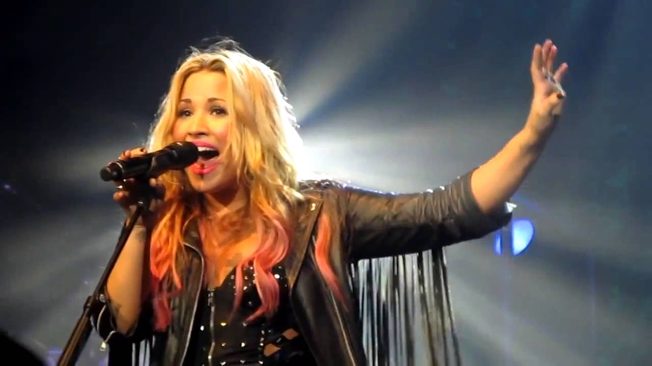 Demi Lovato In Her Black Leather Jacket With Fringes #Fashion - YouTube