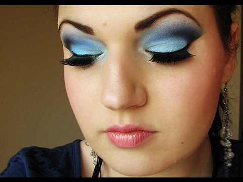 Deep Ocean Blue makeup tutorial: 88 palette - YouTube