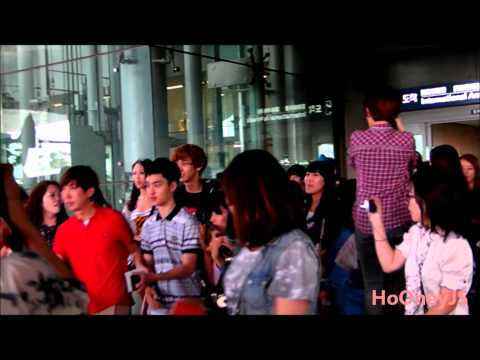 EXO at Incheon Airport back to Korea