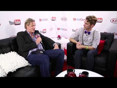 ZeFrank Backstage at VidCon 2013 with SourceFed! - YouTube