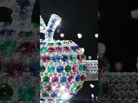 宝石のリンゴをスライス