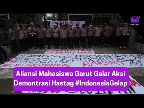 Aliansi Mahasiswa Garut Gelar Aksi Demontrasi Hastag #IndonesiaGelap Di Gedung DPRD Garut