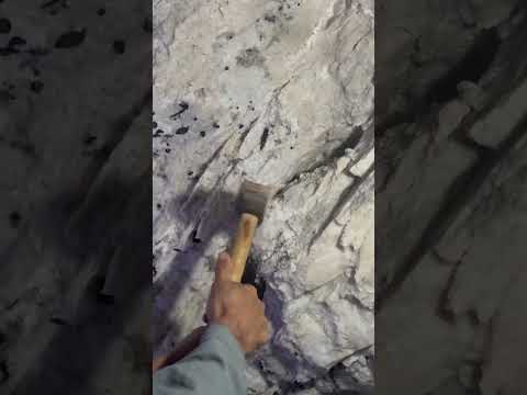 #gemquality #crystals #stone #naturalamethyst #quartz #gemstones #crystalsdotcom #quartzcrystals #na