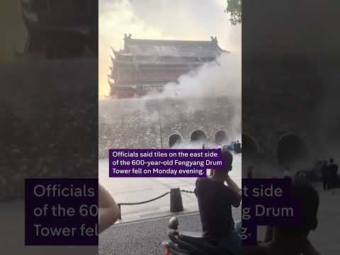 This is the moment the roof of a 600-year-old tower in China collapsed.