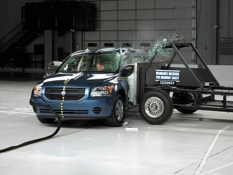 crash test video Dodge Caliber din 2006