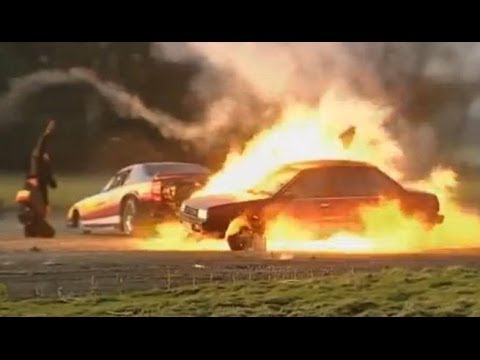 Jet Car vs Nissan Sunny | Top Gear