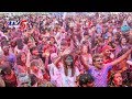 1,000 students celebrate Holi at one place