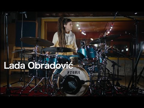 Lada Obradović plays 