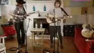 The Kooks performing Sway Acoustic at E4s Month with Miquita