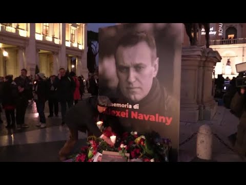 Fiaccolata al Campidoglio in ricordo di Alexey Navalny, le immagini