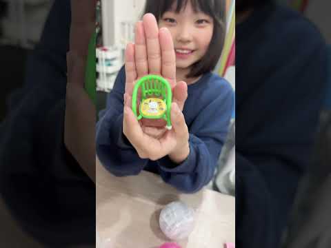 ガチャガチャ開封①　まりちゃんいずちゃんチャンネル　#shorts #ガシャポン