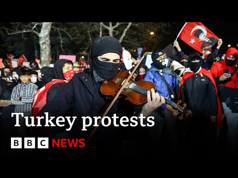 Thousands turn out for Turkey's seventh night of protests after more than 1,400 arrests | BBC News
