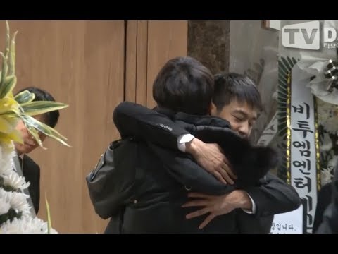 Lay, Suho, Minho visited Jonghyun Funeral