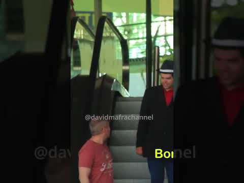 Pegadinha: Encarando desconhecidos 1 | Vídeo completo no canal #shorts