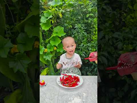 cute baby and dinosaur! p40 🦖🤣👶