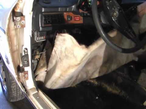 Audi 80 (B1)  - Floor Carpet Covering Removal