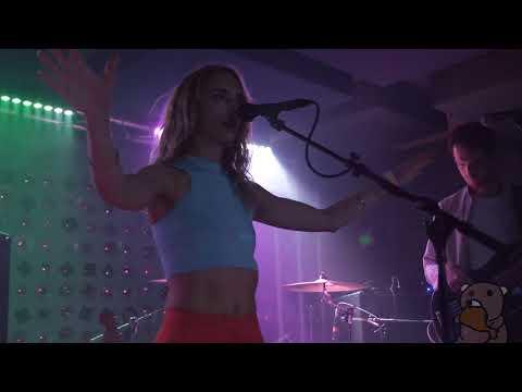 Pumarosa - Priestess (live at Baby's All Right 10/10/17)