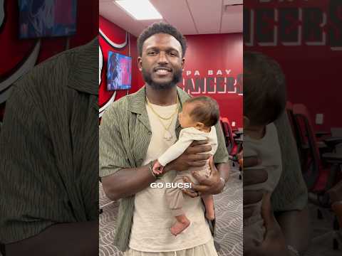 In Tampa Bay, we’re all about family ♥️ #chrisgodwin #buccaneers #nfl #family #father #son #shorts
