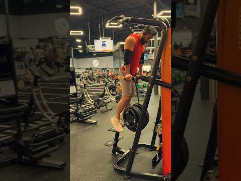 Bracing 295lbs for 10s needs focus #gym #shorts #weighteddips