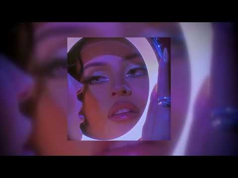 Charli XCX - Lipgloss (SLOWED + REVERB)