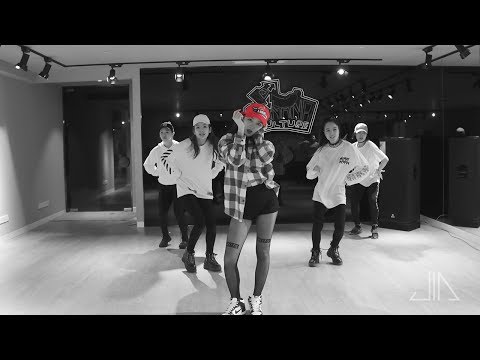 孟佳 Meng Jia - 給我乖(Drip)Dance Practice Video