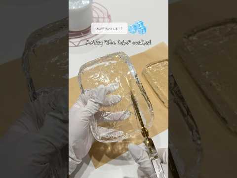 製氷機で作ったような氷の中に浮かぶモヤもリアルなとろけ感も手作業で加工しています👩🏻‍🎨🔥 #shorts #candle #キャンドル #ハンドメイド