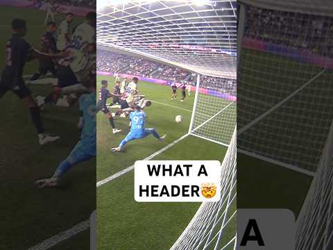 6’5” Neil Pierre goes low vs. @intermiamicf