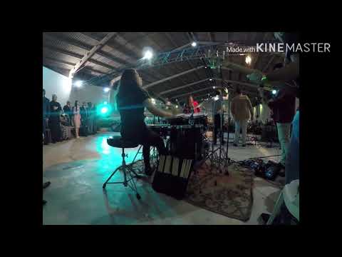 Oh quão lindo esse nome é / porque Ele vive - Ana Munhoz