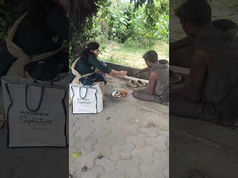 इंसानियत ही सबसे बड़ा धर्म है 💯🙏🏻#humanity #respect #helping #viralvideo #youtubeshorts