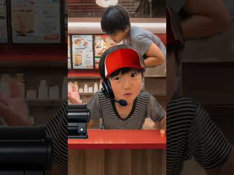 Don-chan takes orders, and Oi-chan cooks in the back.どんちゃんが注文を受けて、おいちゃんが裏で調理します 。#funny #memes
