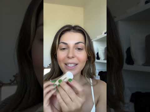 Natural makeup tutorial.