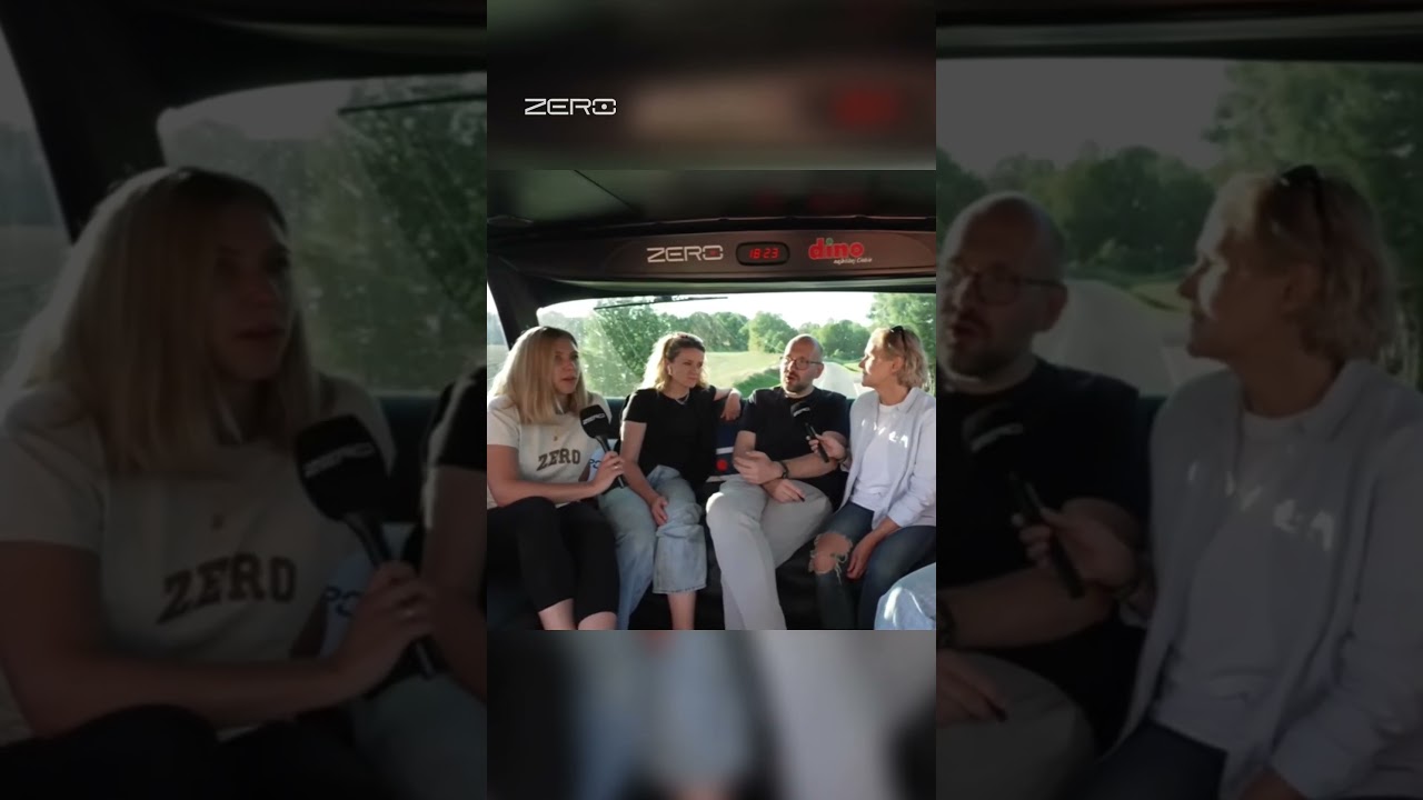 SŁOWIK "DOCENIA" MINISTER CIENKOWSKĄ