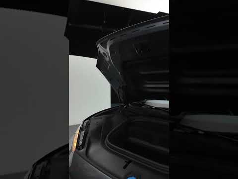 💡Press the key fob to open the frunk! In the all-new 2026 Porsche Cayenne electric