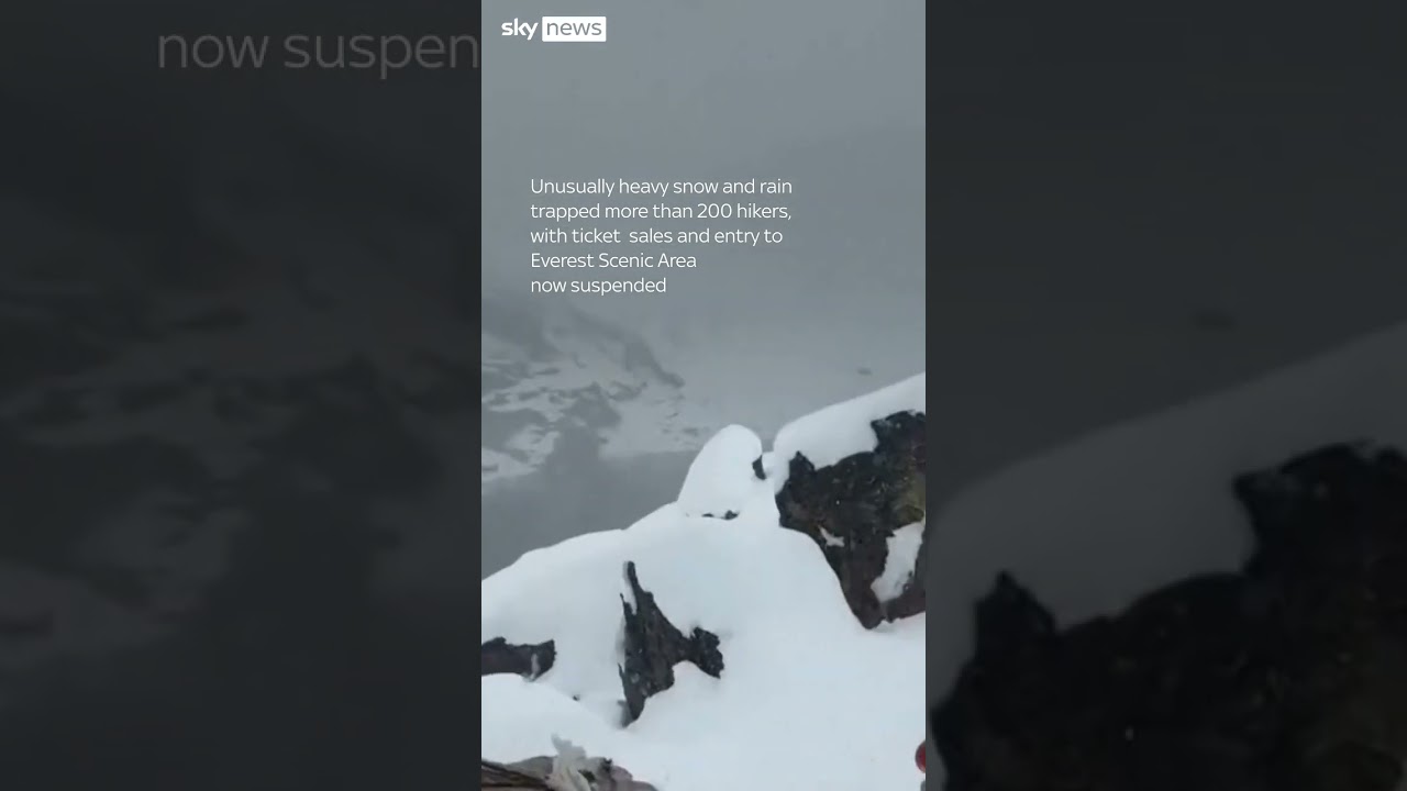 Race to rescue hikers trapped on Mount Everest
