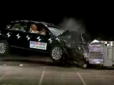 Testul de accident video Nissan Teana din 2008