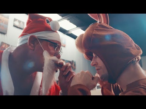BOXING RAY DEALS | RAYROO VS SANTA | The Fight of the Century