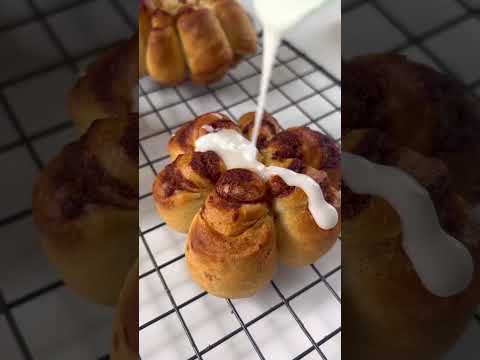 Pumpkin Spice Cinnamon Rolls