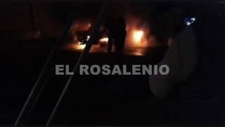 Bomberos combatieron un incendio en un automóvil