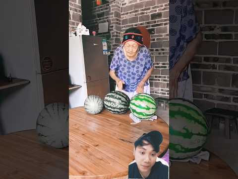 nenek membelah semangka kosong 😱😁 #short #funny #funnyvideo #shortvideo